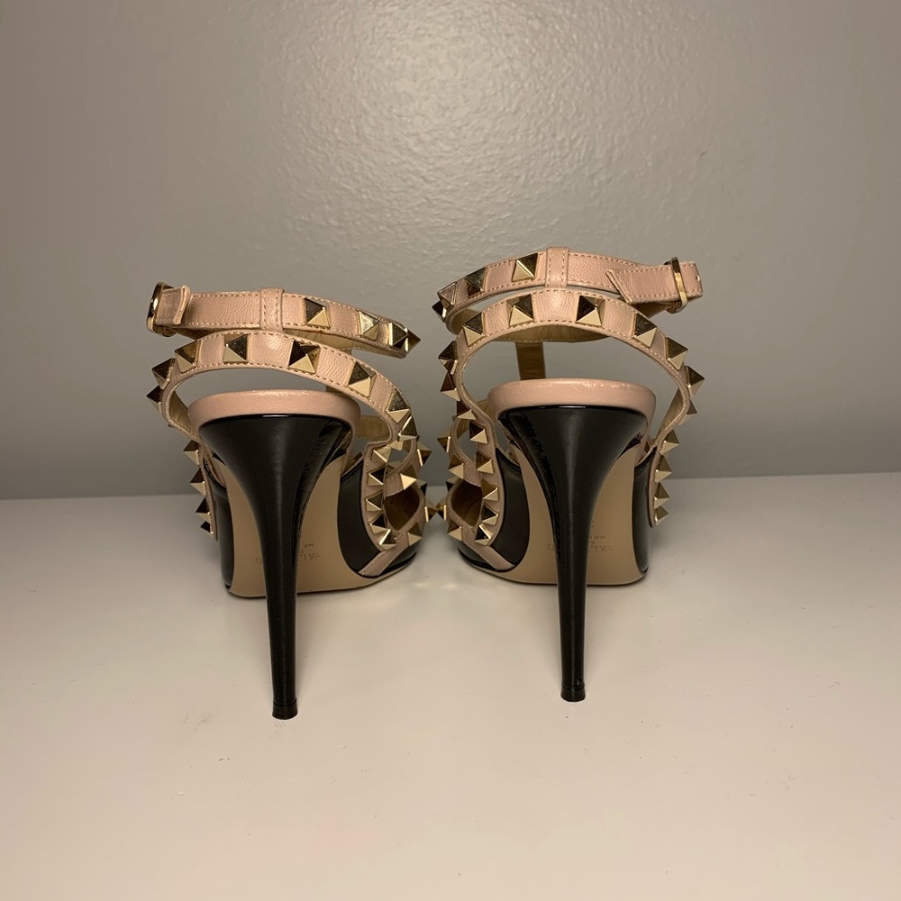 Valentino Black Patent & Nude Rockstud T-Strap Pumps - Picture 6 of 9